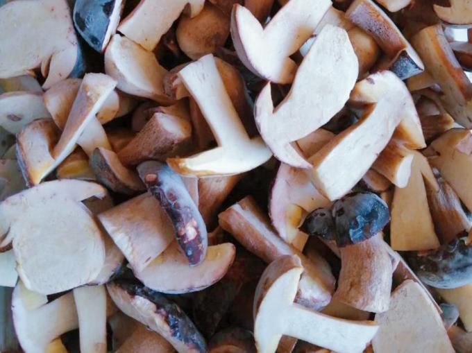 Nấm đ&ocirc;ng lạnh IQF BOLETUS EDULIS lớp A 24 th&aacute;ng Thời hạn sử dụng ISO HACCP BRC KOSHER HALAL Ti&ecirc;u chứng 10 tấn MOQ 1